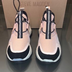 Steve Madden Fly Blush Multi size 8.5